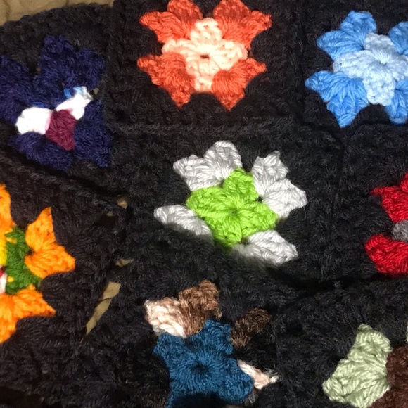 Granny squares Lot Of 30 4 Inch Crocheted Individual Squares Multiple colors NEW - Picture 6 of 11